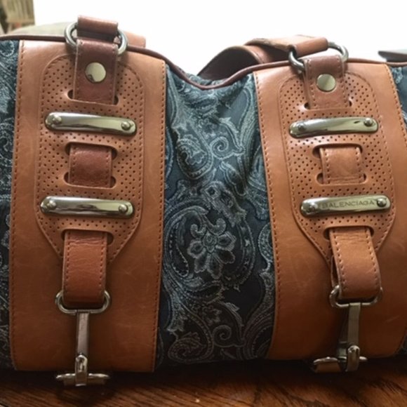 Authentic Balenciaga Handbag - Picture 4 of 8